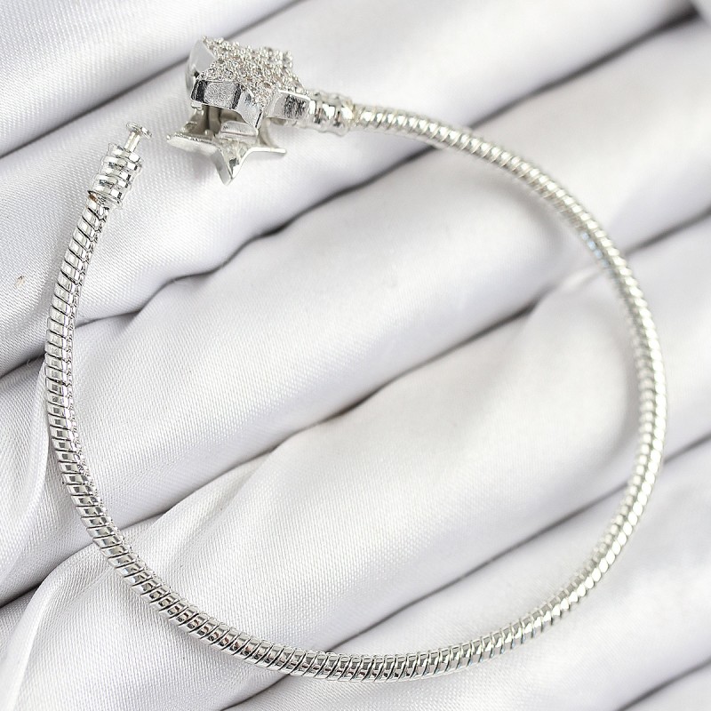 Pirinç Charm Zirkon Taşlı Yıldız Model Gümüş Renk Kadın Bileklik