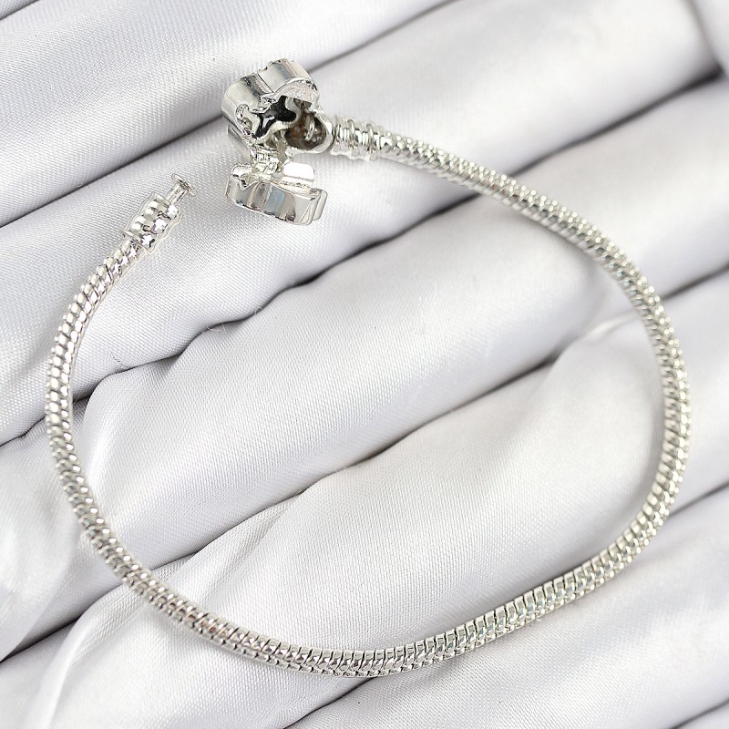 Pirinç Charm Zirkon Taşlı Yonca Model Gümüş Renk Kadın Bileklik