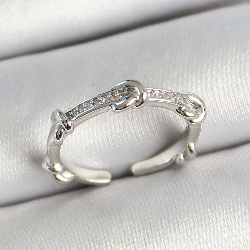 Pirinç Düğüm Figürlü Zirkon Taşlı Gümüş Renk Ayarlanabilir Kadın Yüzük