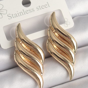 Pirinç Gold Renk 3 Sıra Dalga Model Kadın Küpe