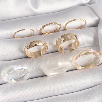 Pirinç Gold Renk Beyaz Akrilik Plastik Modek Kutup Yıldız İşleme Detay Kadın Yüzük Kombini