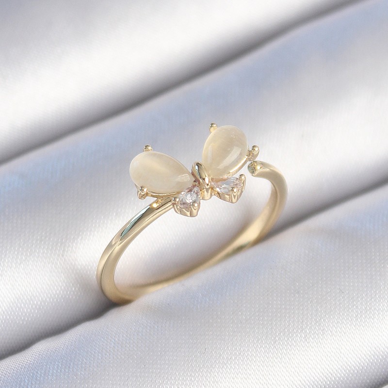 Pirinç Gold Renk Beyaz Mineli Zirkon Taşlı Kelebek Model Kadın Yüzük