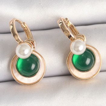 Pirinç Gold Renk Beyaz Yeşil Sallantı Mineli Kadın Küpe