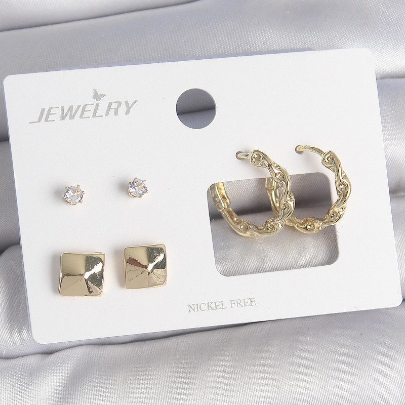 Pirinç Gold Renk Burgu Halka Model Zirkon Taşlı Kare Detay 3 Çift Kadın Küpe Seti