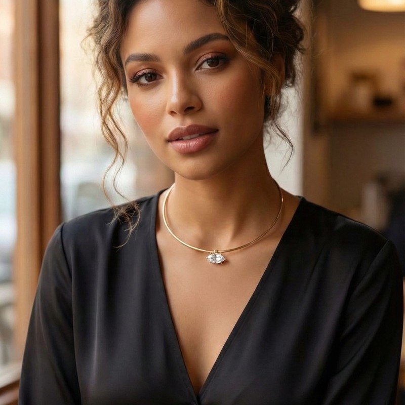 Pirinç Gold Renk Choker Model Zirkon Taşlı Kadın Kolye