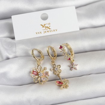 Pirinç Gold Renk Çiçek Model 3'lü Kadın Küpe