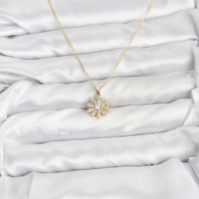 Pirinç Gold Renk Çiçek Model Kadın Kolye