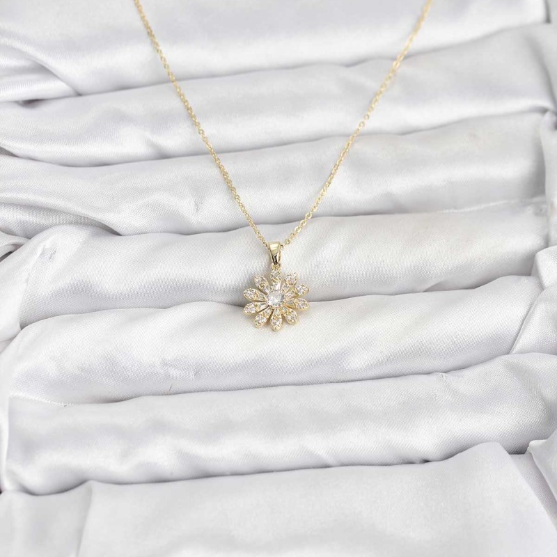 Pirinç Gold Renk Çiçek Model Kadın Kolye