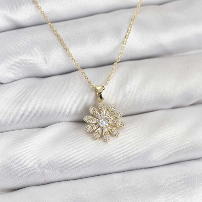 Pirinç Gold Renk Çiçek Model Kadın Kolye