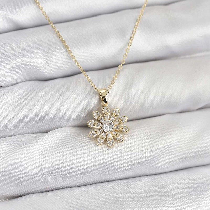 Pirinç Gold Renk Çiçek Model Kadın Kolye