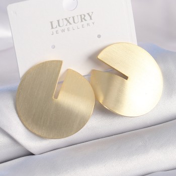 Pirinç Gold Renk Daire Plaka Model Kadın Küpe