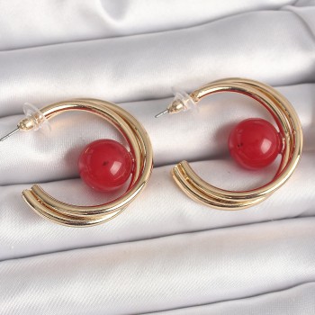 Pirinç Gold Renk Halka Model Kırmızı Boncuk Detay Kadın Küpe