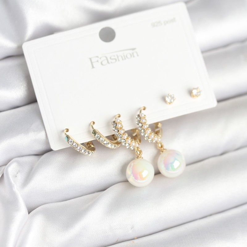 Pirinç Gold Renk İncili 925 Ayar Gümüş Çivi Kadın Küpe Seti