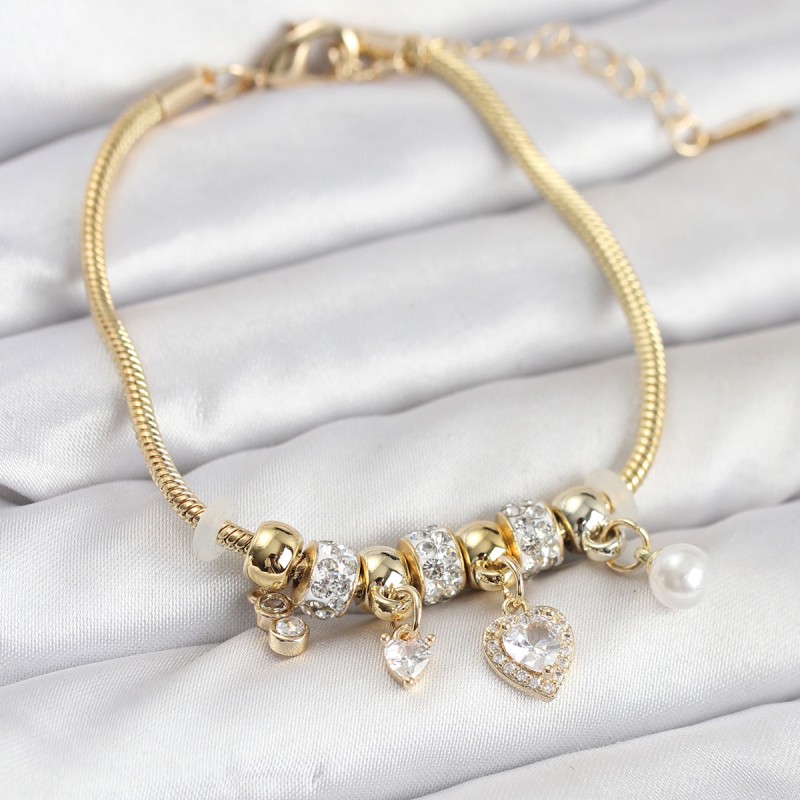 Pirinç Gold Renk Kalp Charmlı Kadın Bileklik