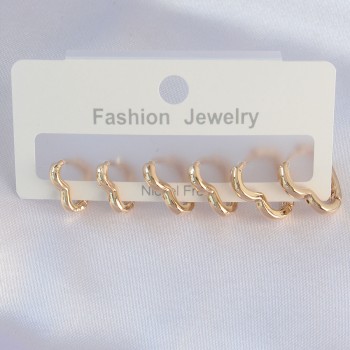 Pirinç Gold Renk Kalp Model Küpe Seti