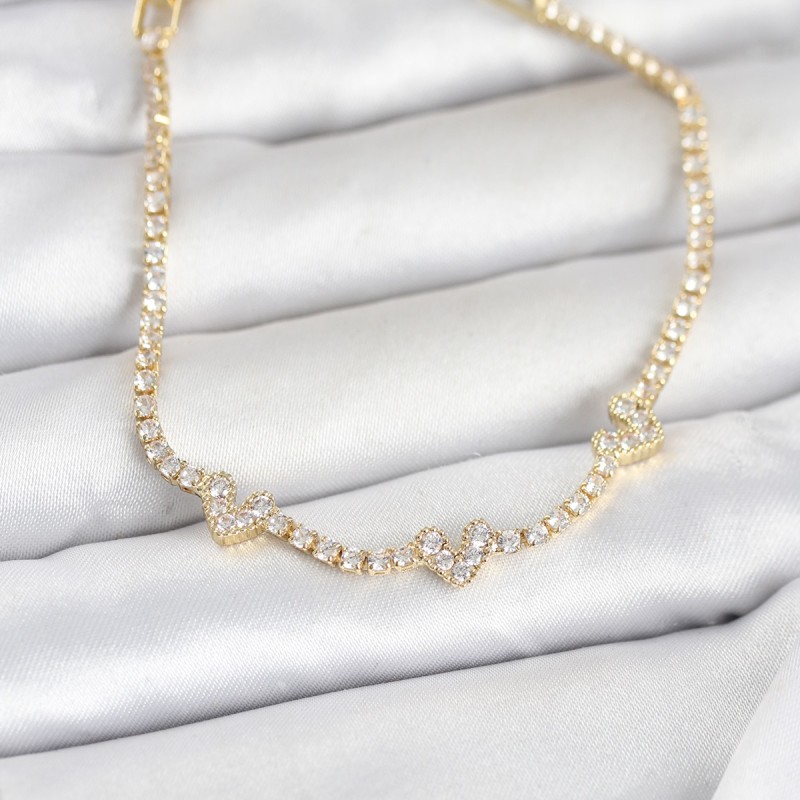 Pirinç Gold Renk Kalp Model Zirkon Taşlı Su Yolu Kadın Bileklik