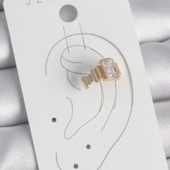 Pirinç Gold Renk Kare Zirkon Taşlı Kadın Kıkırdak Küpe