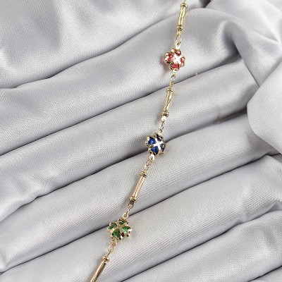 Pirinç Gold Renk Karışık Yonca Zirkon Taşlı Kadın Bileklik