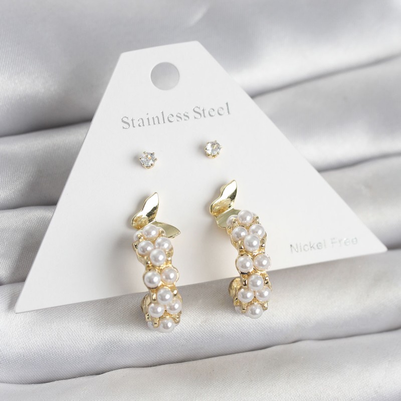 Pirinç Gold Renk Kelebek Detaylı Kadın Küpe Seti