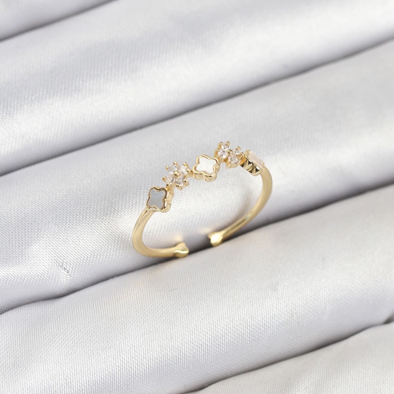 Pirinç Gold Renk Minimal Yonca Detaylı Kadın Yüzük