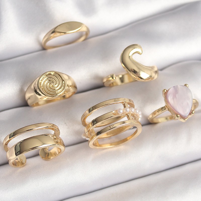 Pirinç Gold Renk Pembe Damla Mineli Sarmal İşleme Detaylı 6'Lı Kadın Yüzük Seti