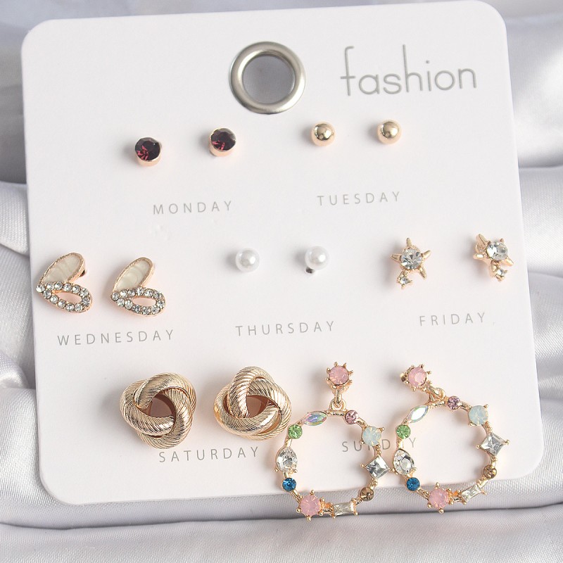 Pirinç Gold Renk Renkli Zirkon Taşlı Kalp Detay 7 Çift Kadın Küpe Seti