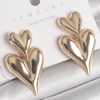 Pirinç Gold Renk Sallantı Kalp Model Kadın Küpe