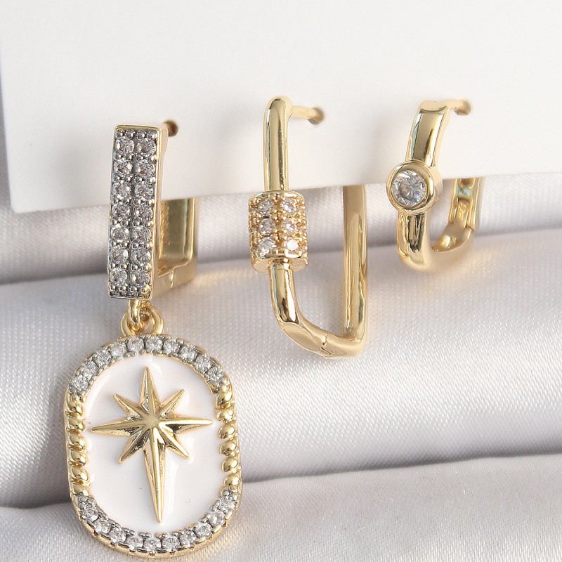Pirinç Gold Renk Sallantı Zirkon Taş İşlmeli Yıldız Portre Model 3'Lü Kadın Kombin Küpe