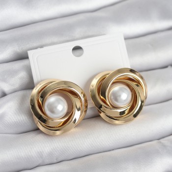 Pirinç Gold Renk Sarmal Model İncili Kadın Küpe