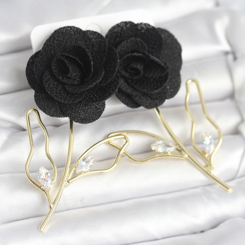 Pirinç Gold Renk Siyah Gül Model Kadın Küpe