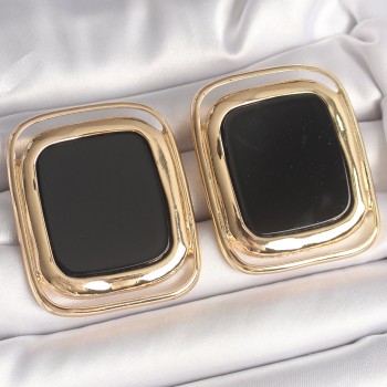 Pirinç Gold Renk Siyah Mineli Kare Model Kadın Küpe