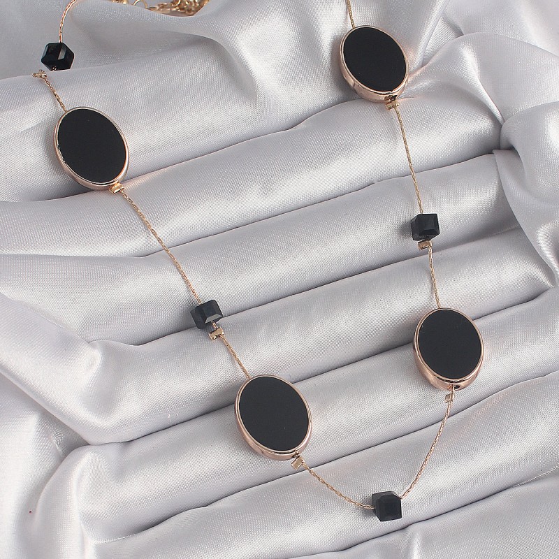 Pirinç Gold Renk Siyah Oval Küp Detay Kadın Kolye