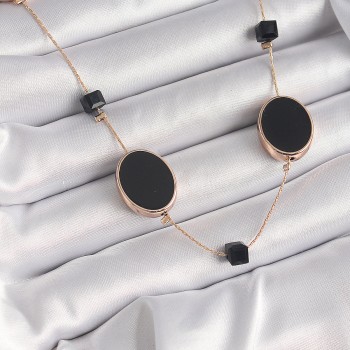 Pirinç Gold Renk Siyah Oval Küp Detay Kadın Kolye