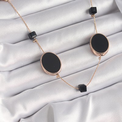 Pirinç Gold Renk Siyah Oval Küp Detay Kadın Kolye