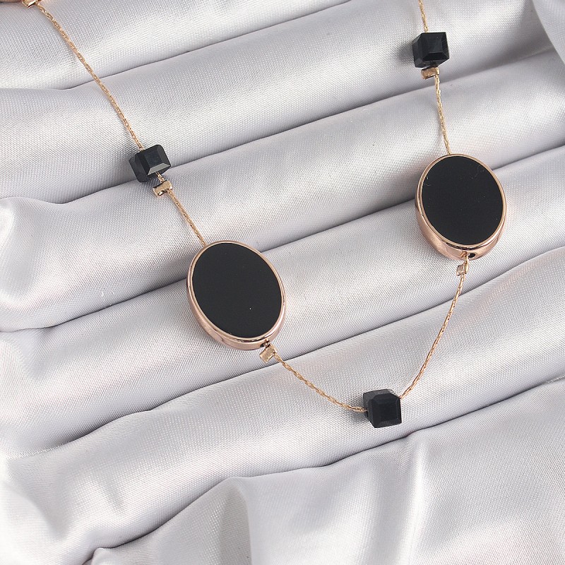 Pirinç Gold Renk Siyah Oval Küp Detay Kadın Kolye