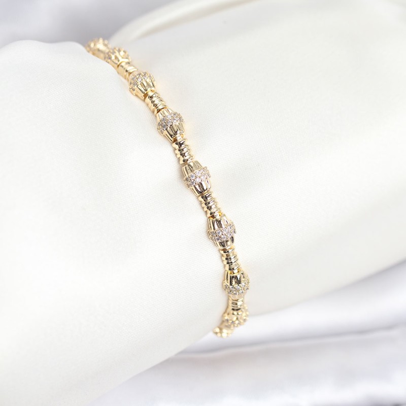 Pirinç Gold Renk VIP Seri Punta Model Zirkon Taşlı Kadın Bileklik