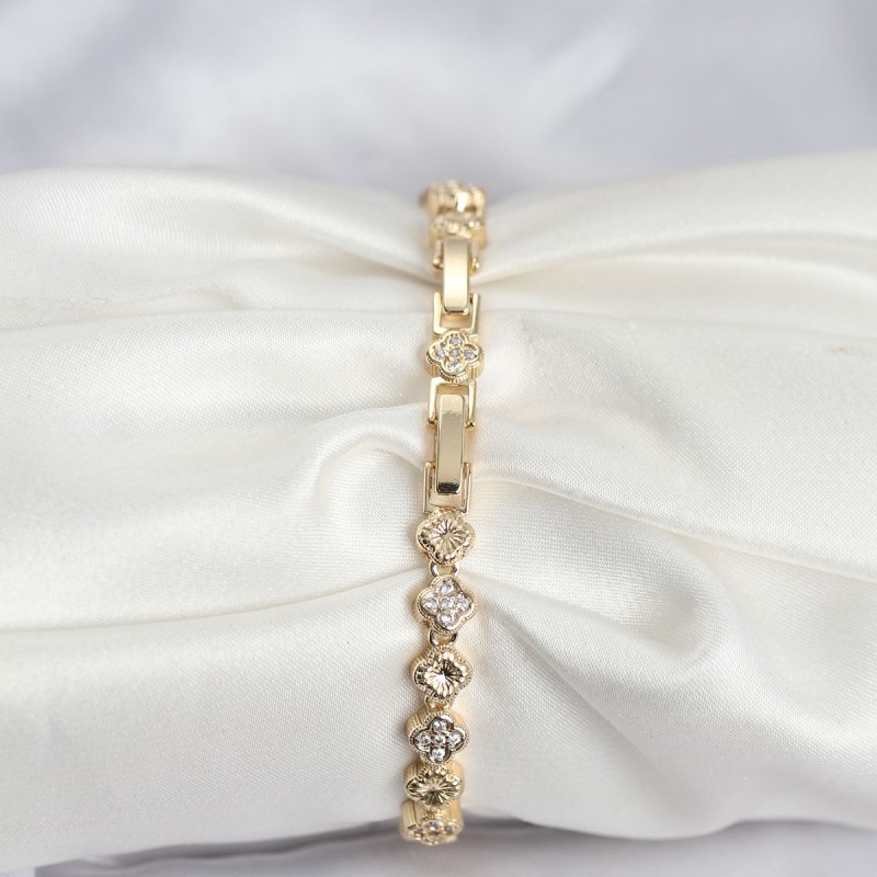 Pirinç Gold Renk VIP Seri Sıralı Yonca Model Zirkon Taşlı Kadın Bileklik