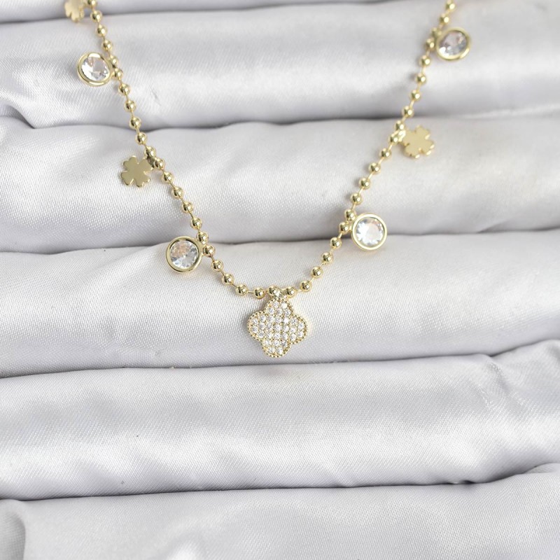 Pirinç Gold Renk Yonca Model Kadın Kolye