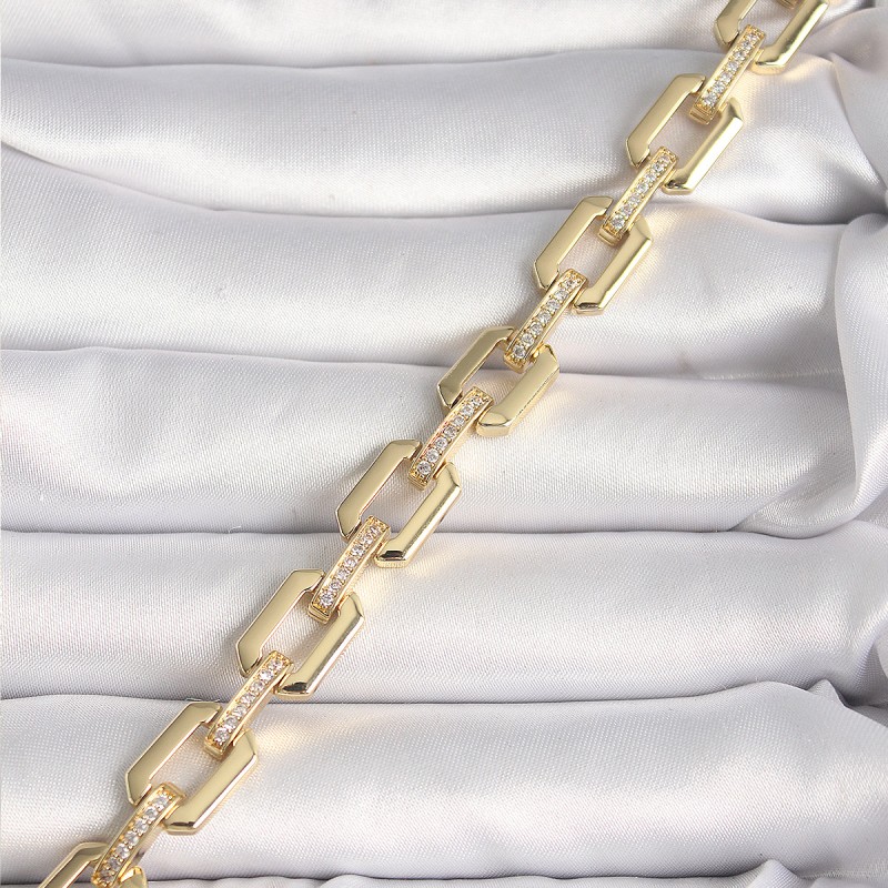 Pirinç Gold Renk Zirkon Taş Detaylı Kare Zincir Model Xuping VIP Exculusive Seri Kadın Bileklik