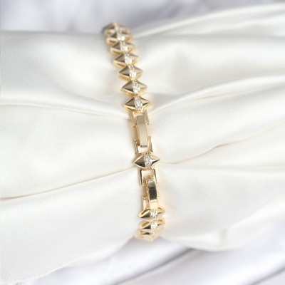 Pirinç Gold Renk Zirkon Taşlı Baklava Model Kadın Bileklik