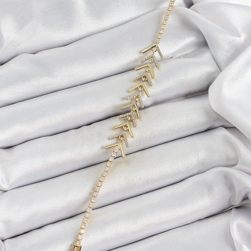 Pirinç Gold Renk Zirkon Taşlı Balık Sırtı Kadın Bileklik