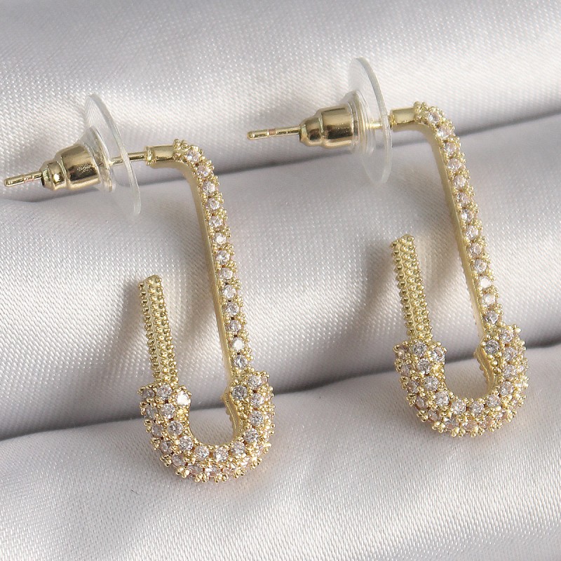 Pirinç Gold Renk Zirkon Taşlı Çengelli İğne Model Kadın Küpe