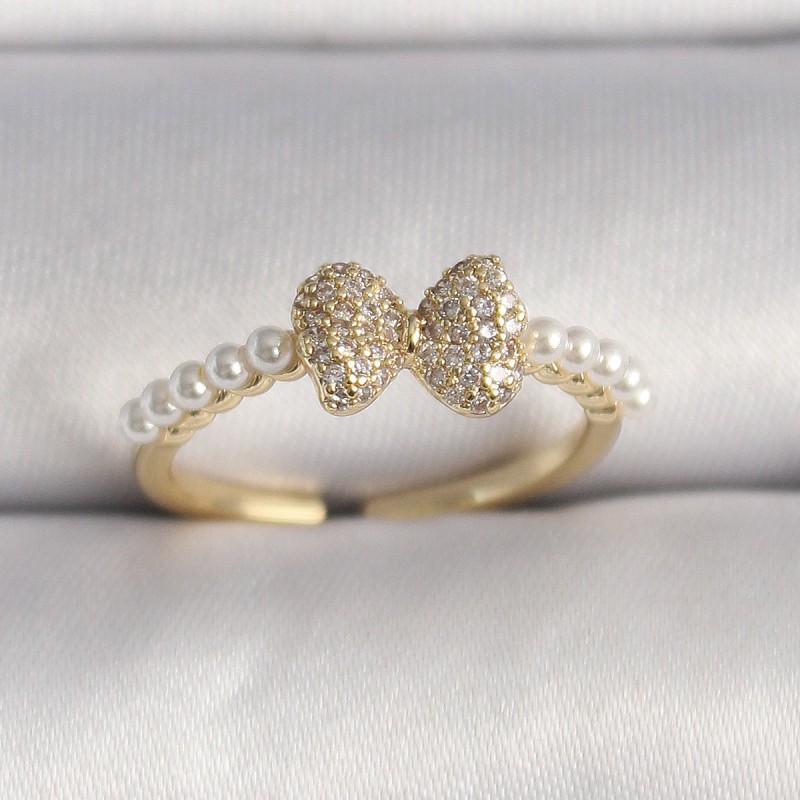 Pirinç Gold Renk Zirkon Taşlı Fiyonk İnci Detay Ayarlanabilir Yüzük