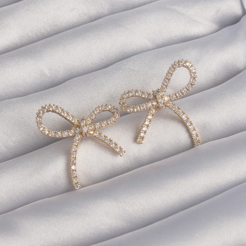 Pirinç Gold Renk Zirkon Taşlı Fiyonk Küpe