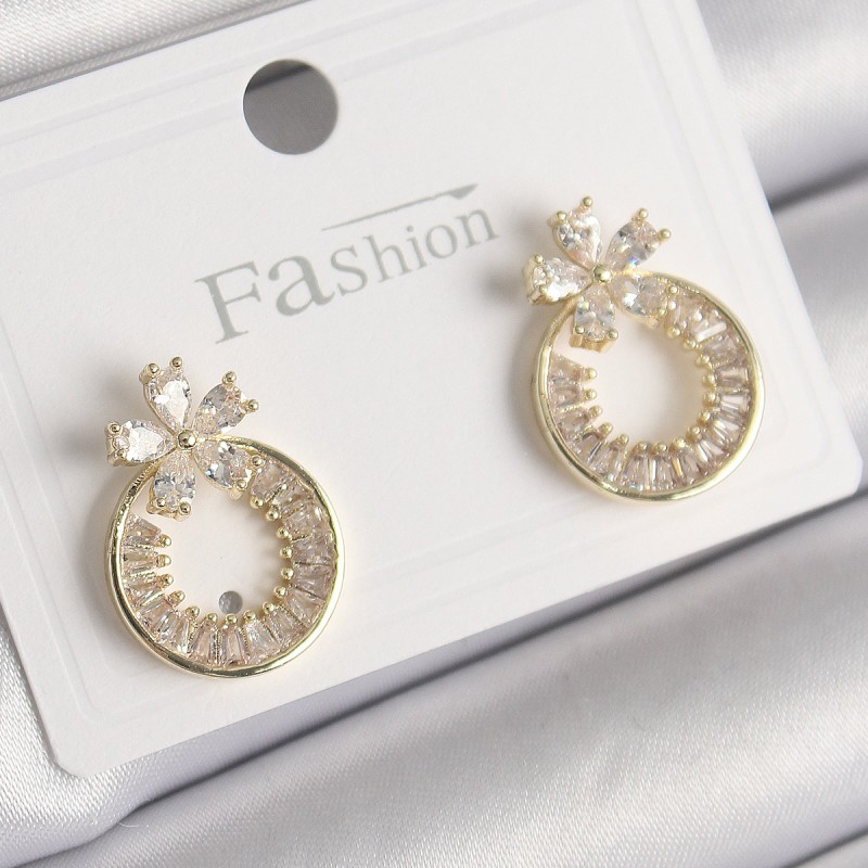 Pirinç Gold Renk Zirkon Taşlı Halka Model Çiçek Figür Kadın Küpe