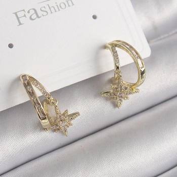 Pirinç Gold Renk Zirkon Taşlı Halka Model Yıldız Detay Kadın Küpe