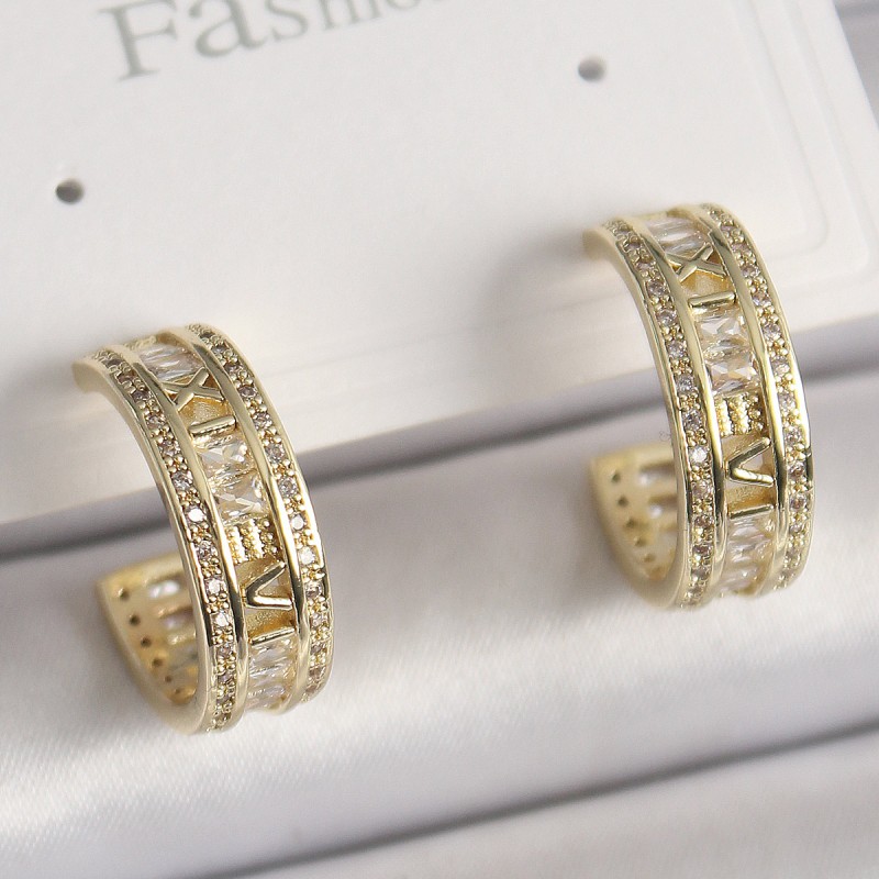 Pirinç Gold Renk Zirkon Taşlı İşleme Detay Halka Model Kadın Küpe