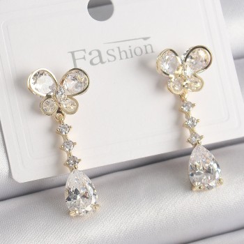 Pirinç Gold Renk Zirkon Taşlı Kelebek Model Sallantı Damla Taş Kadın Küpe