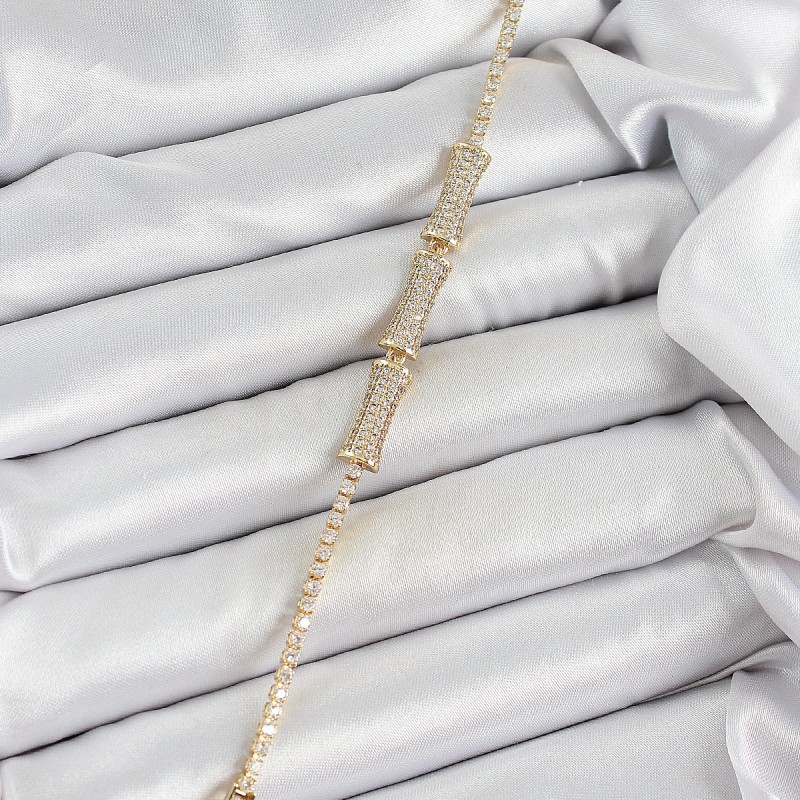 Pirinç Gold Renk Zirkon Taşlı Kemik Model Kadın Bileklik