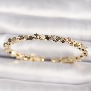 Pirinç Gold Renk Zirkon Taşlı Küp Dorika Model Kadın Bileklik